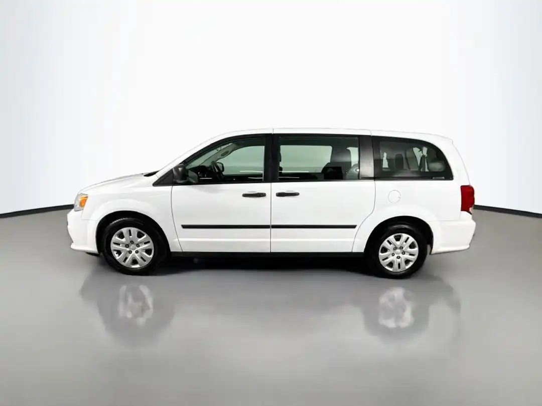 2014 Dodge Grand Caravan AVP - Image 2