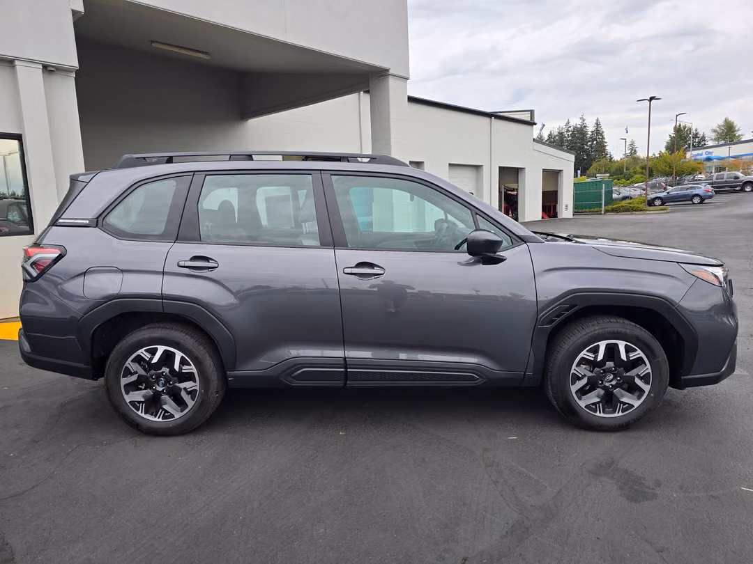 2026 Subaru Forester Base - Image 3