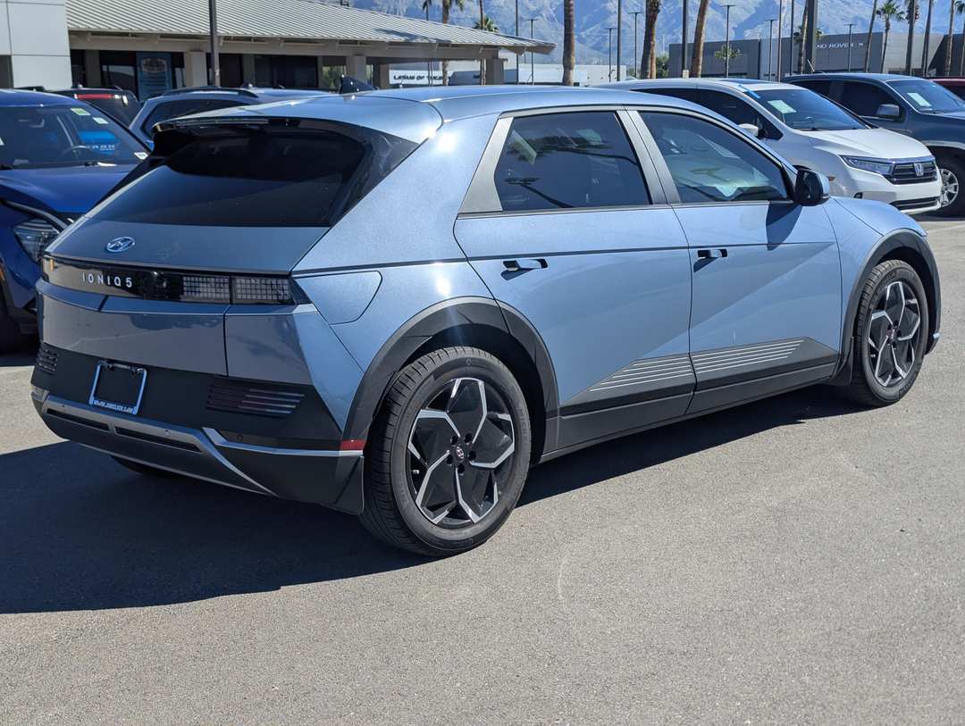 2023 Hyundai Ioniq 5 SEL - Image 2