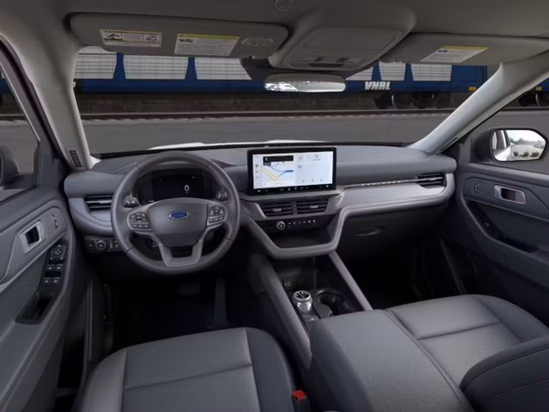 2026 Ford Explorer Active - Image 3