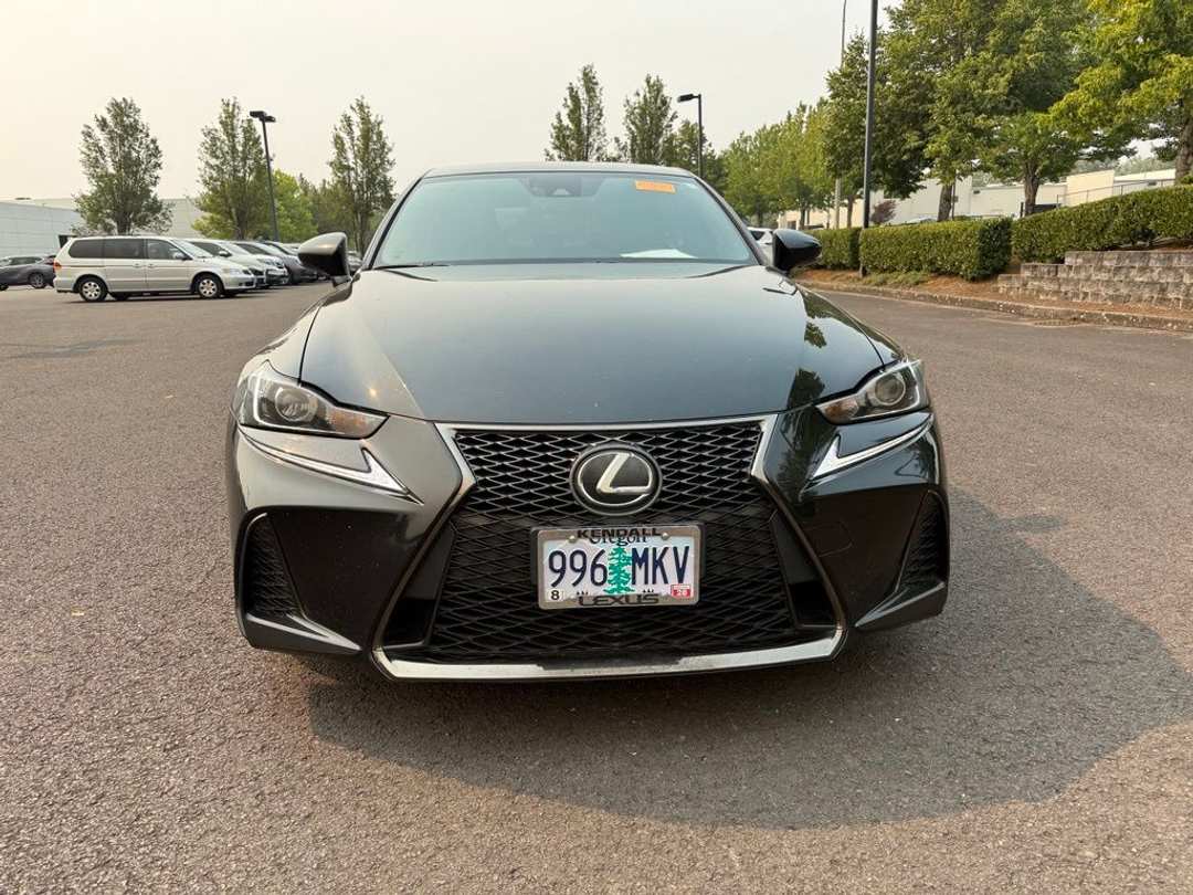 2018 Lexus Is 300 - Image 2