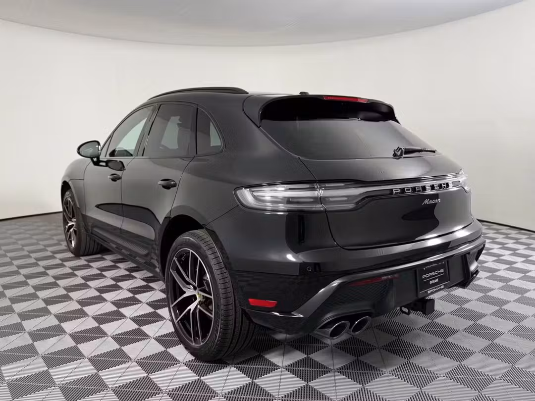 2026 Porsche Macan - Image 3