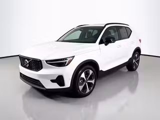 2026 Volvo Xc40 B5 Plus