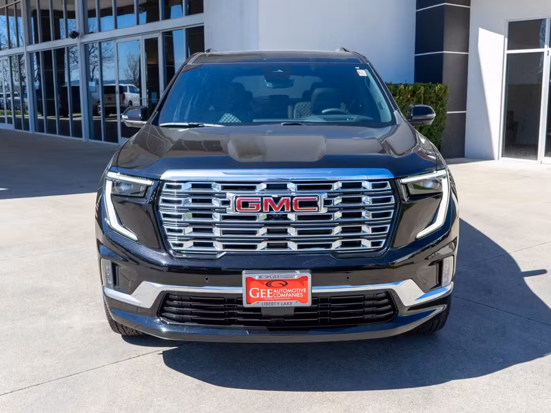 2026 GMC Acadia Denali - Image 2