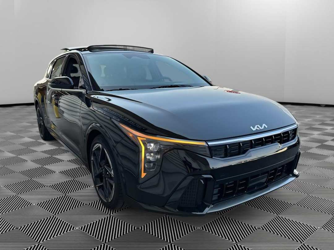 2026 Kia K4 GTLine - Image 3
