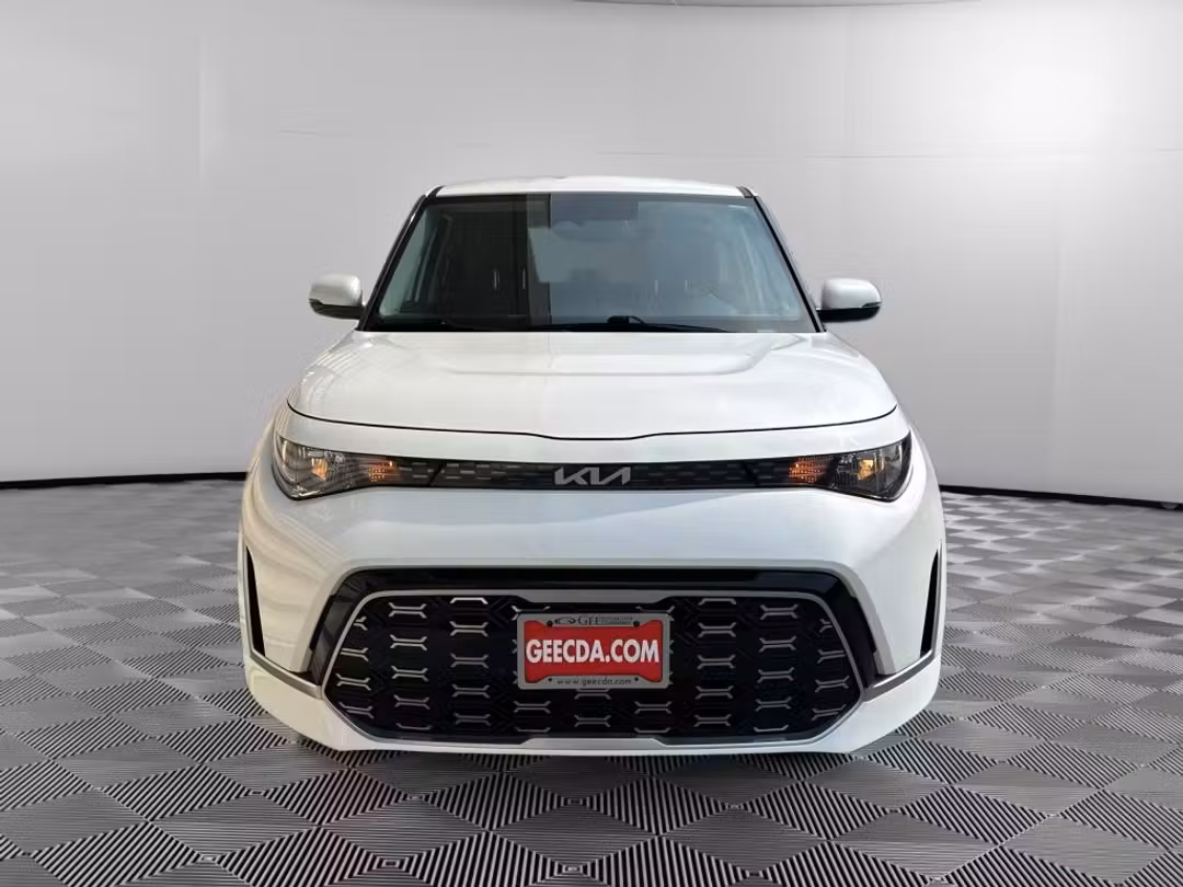 2023 Kia Soul GTLine - Image 2