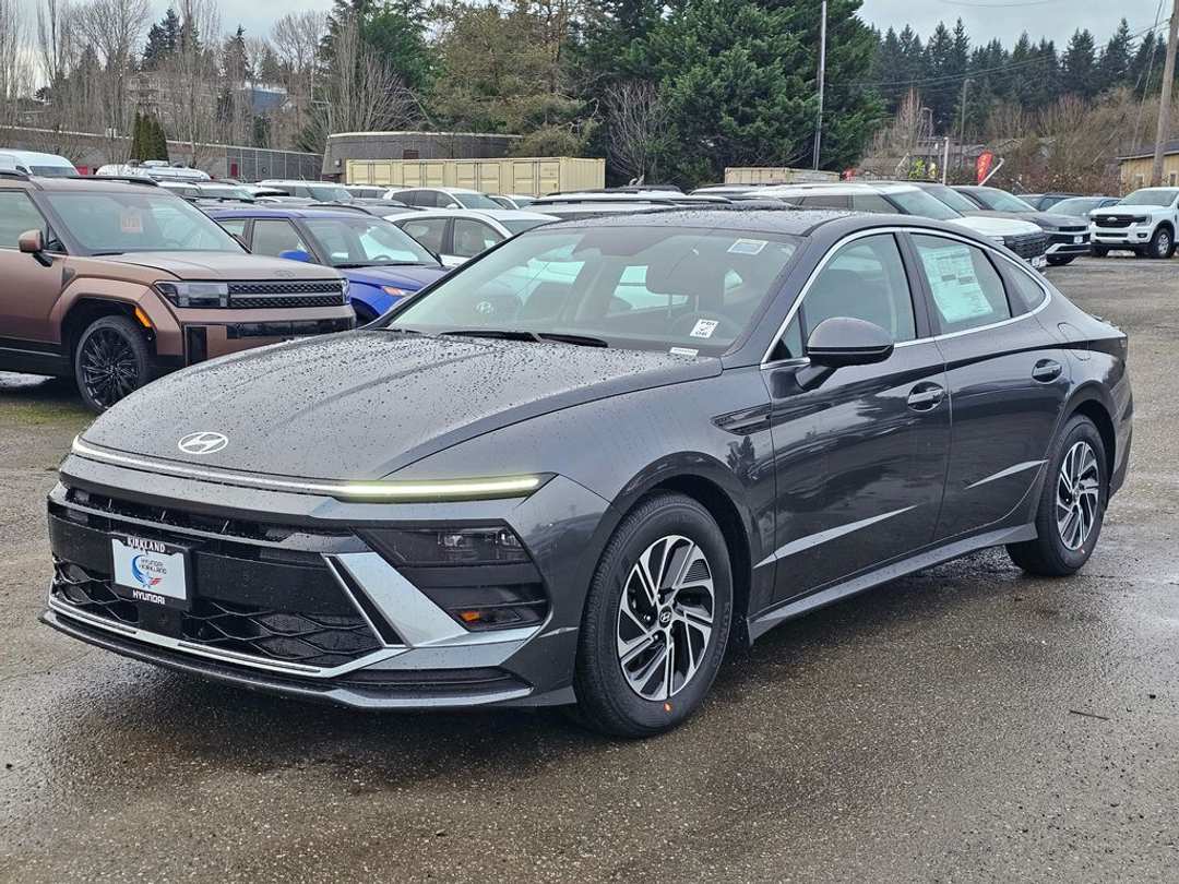 2026 Hyundai Sonata Hybrid Blue - Image 3