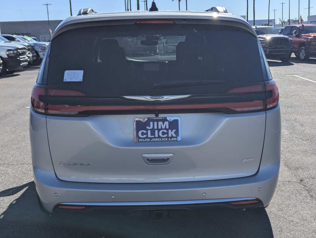 2026 Chrysler Pacifica Pinnacle - Image 3
