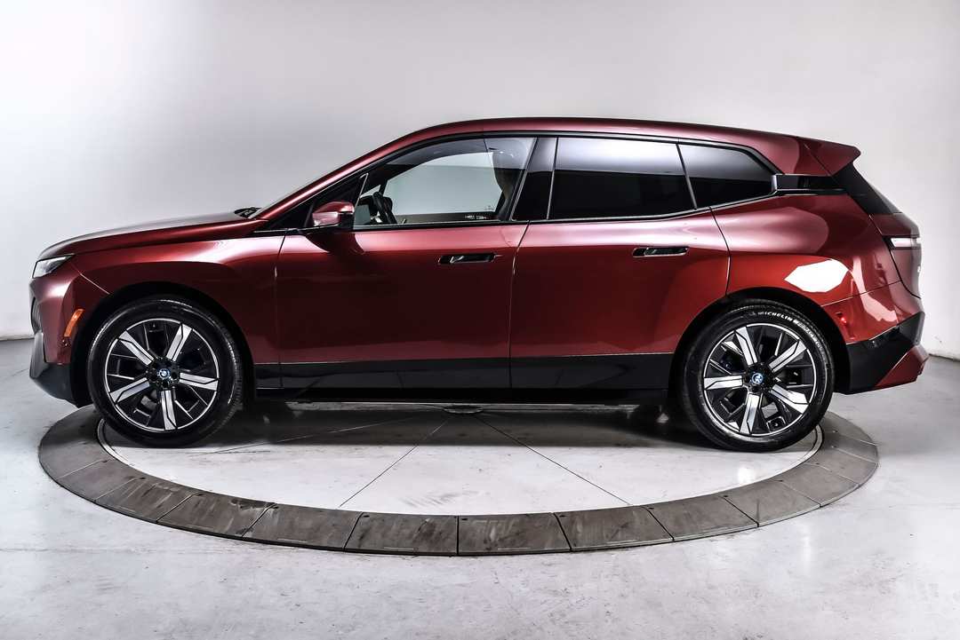 2024 BMW Ix xDrive50 - Image 3