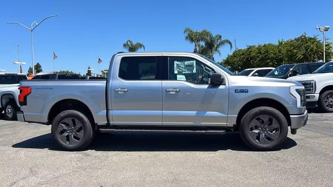 2025 Ford F-150 Lightning Flash - Image 2