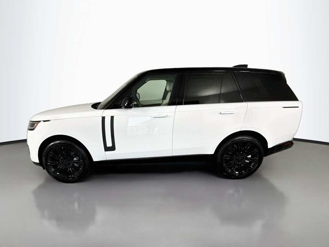 2026 Land Rover Range Rover SE - Image 2