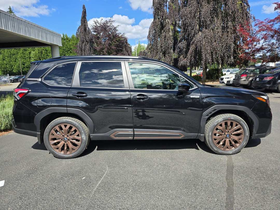 2026 Subaru Forester Sport Hybrid - Image 3