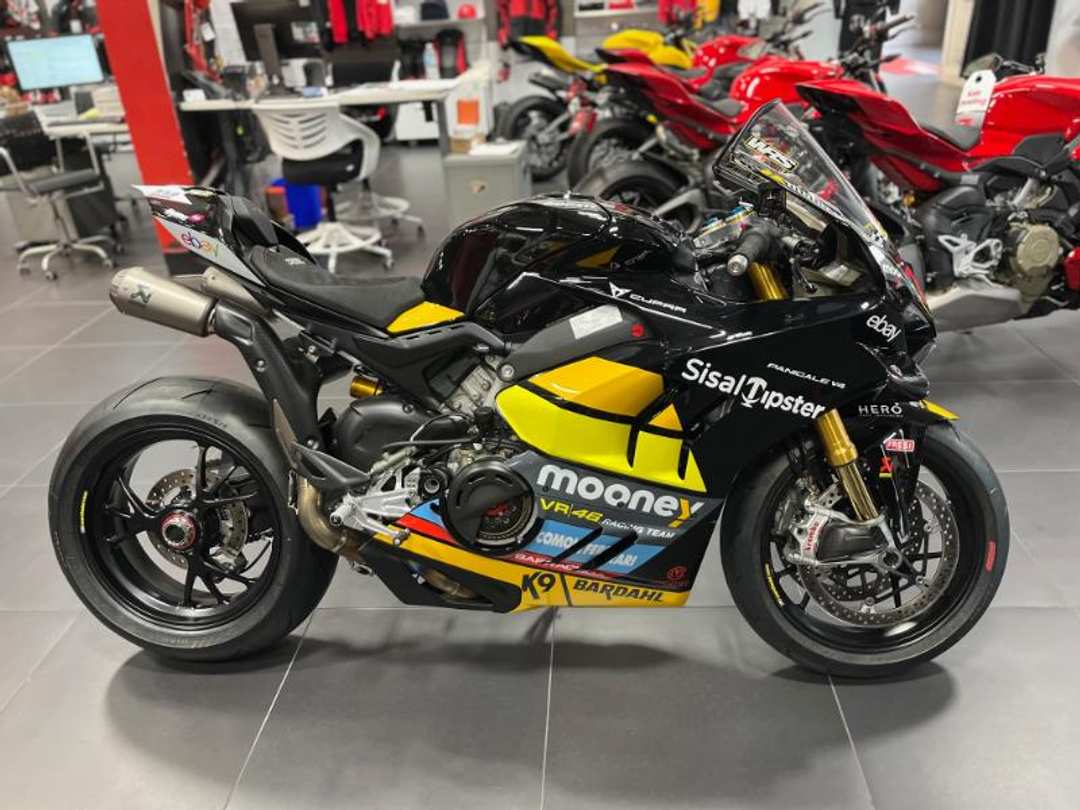 2024 Ducati Bezzecchi V4 S Replica Panigale V4 - Image 2