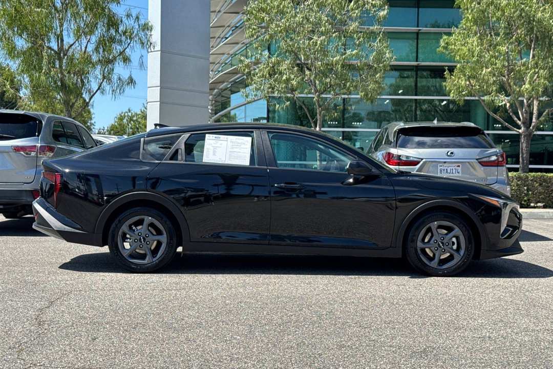 2025 Kia K4 LXS - Image 3