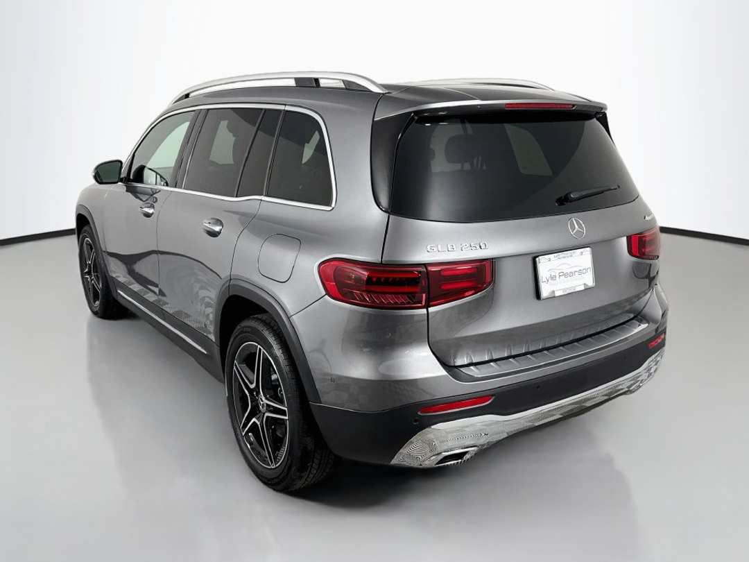 2026 Mercedes-Benz GLB 250 - Image 3