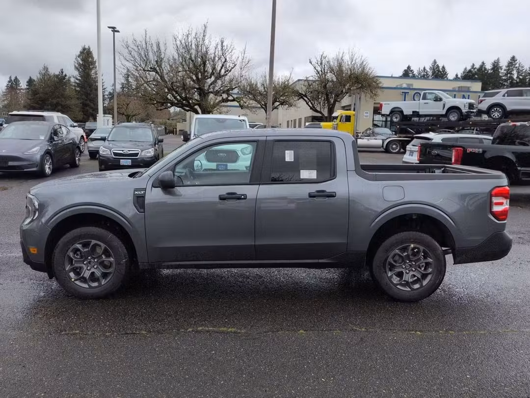 2026 Ford Maverick XLT - Image 2