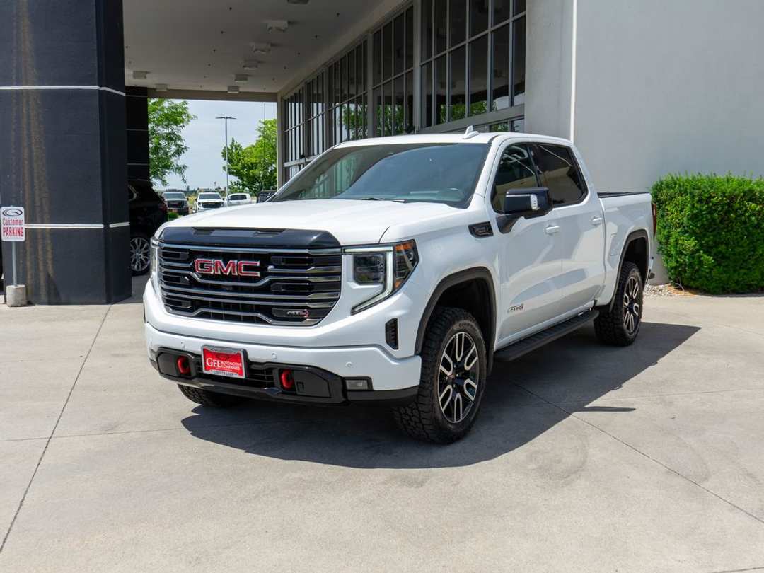 2025 GMC Sierra 1500 AT4 - Image 3