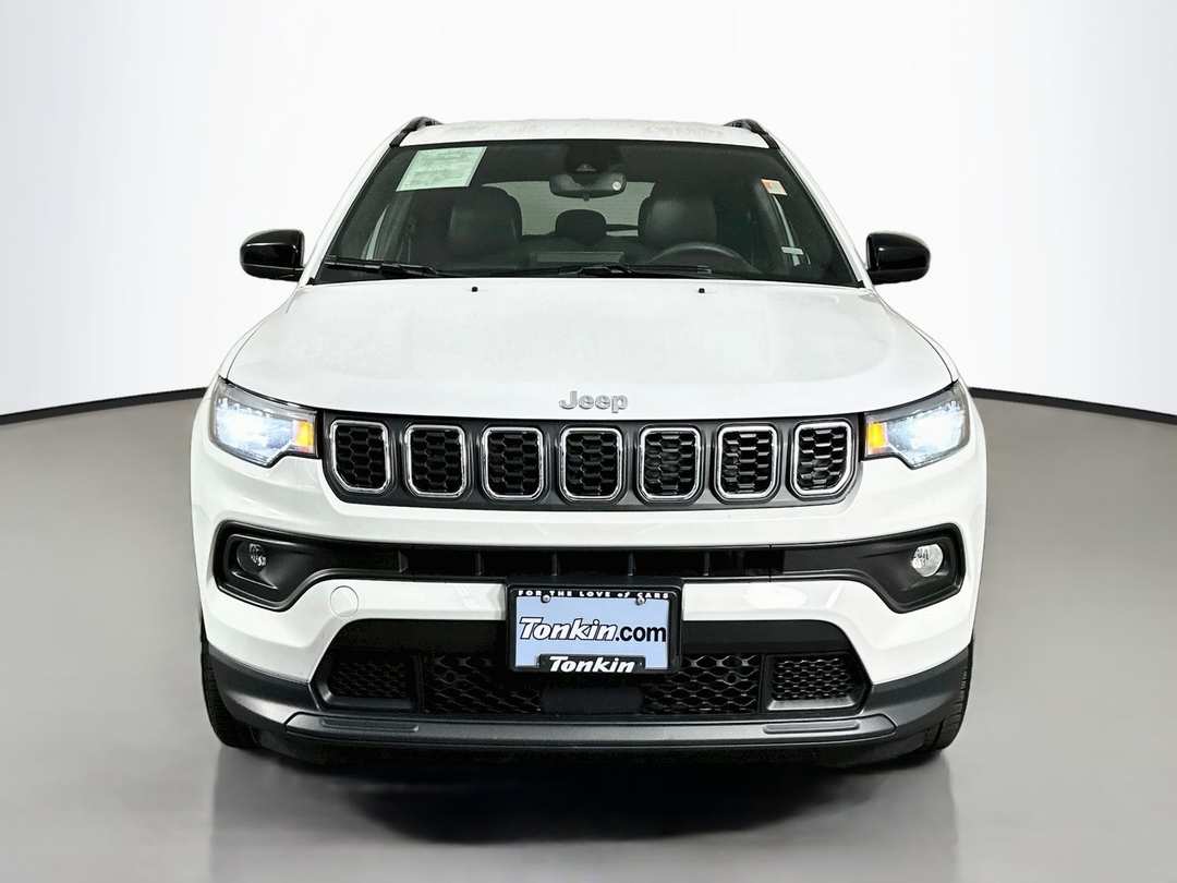 2024 Jeep Compass Latitude - Image 2