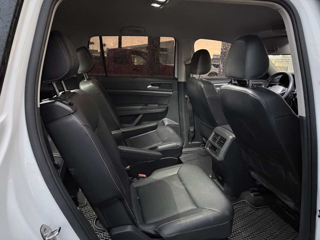2021 Volkswagen Atlas 3.6L V6 SE w/Technology RLine - Image 3