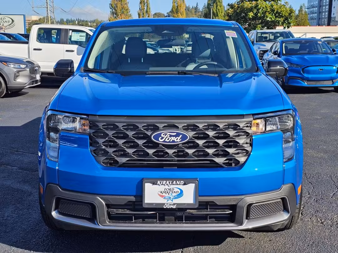 2025 Ford Maverick XLT - Image 2