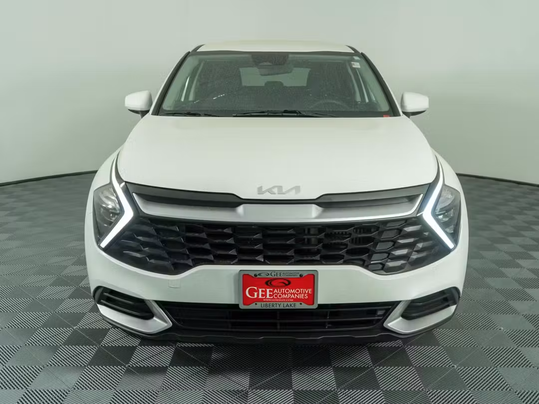 2023 Kia Sportage Hybrid LX - Image 2
