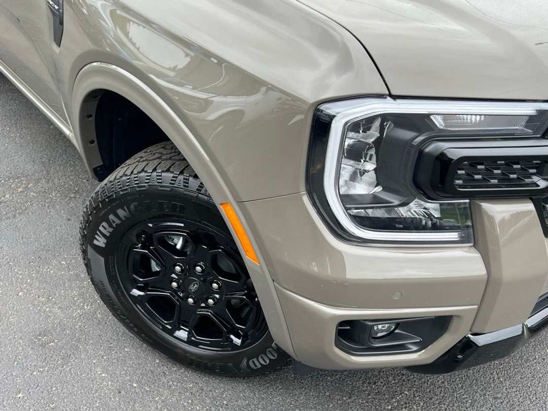 2026 Ford Ranger Lariat - Image 2