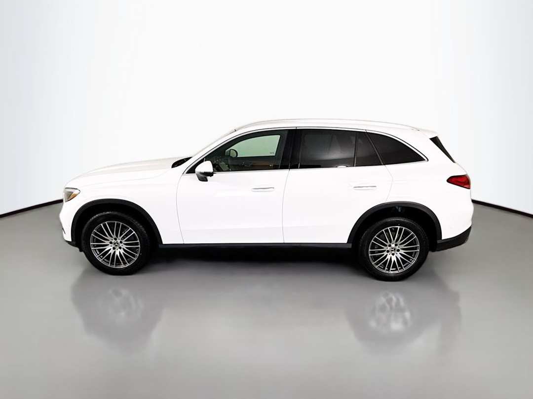2026 Mercedes-Benz GLC GLC 300 - Image 2
