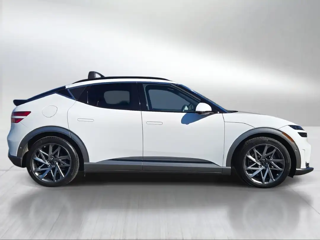 2023 Genesis Gv60 Advanced - Image 3