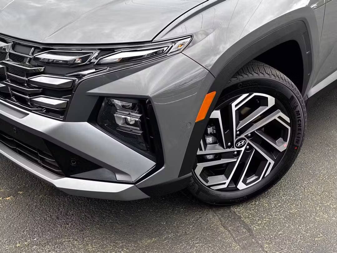 2026 Hyundai Tucson Limited - Image 2