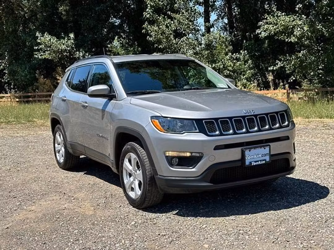 2018 Jeep Compass Latitude - Image 2
