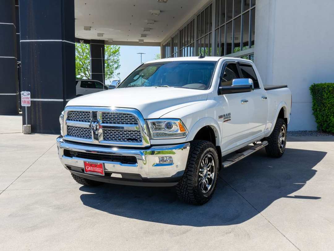2017 Ram 2500 Laramie - Image 3