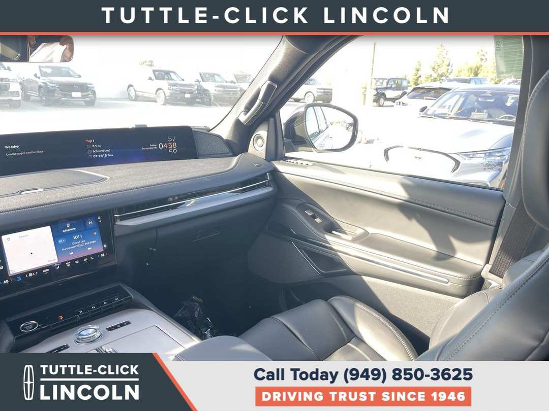 2027 Lincoln Navigator L Reserve - Image 3