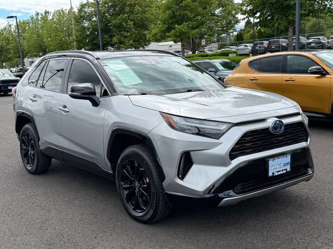 2023 Toyota Rav4 Hybrid XSE - Image 2