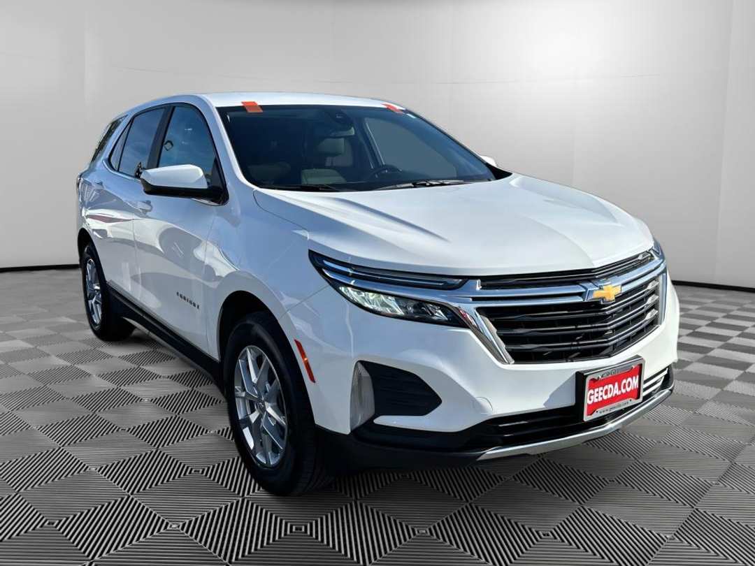 2022 Chevrolet Equinox LT - Image 3