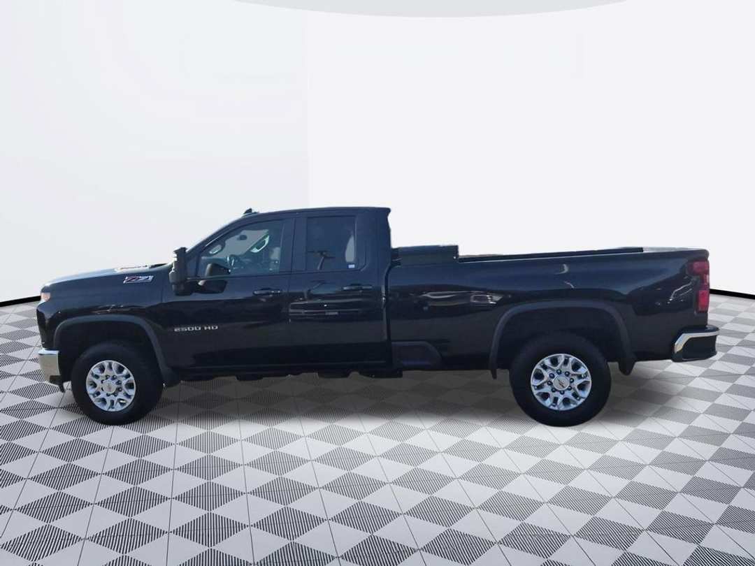 2021 Chevrolet Silverado 2500Hd LT - Image 3