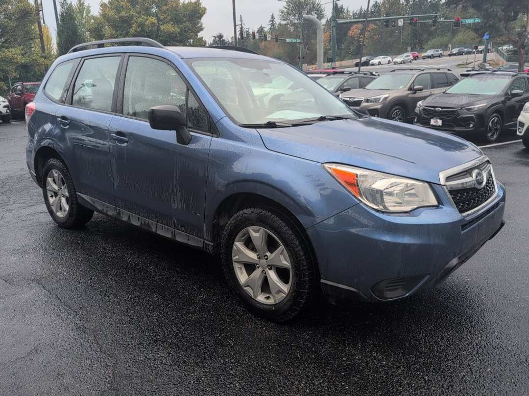 2015 Subaru Forester 2.5i - Image 3