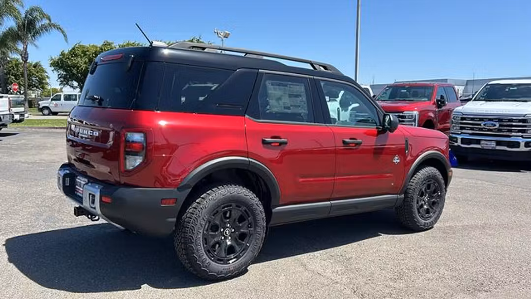 2026 Ford Bronco Sport Outer Banks - Image 3