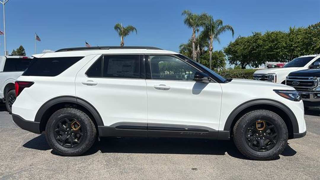 2026 Ford Explorer Tremor - Image 2