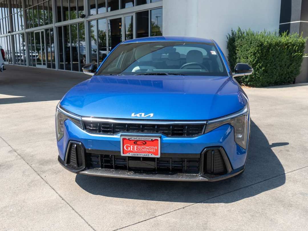 2026 Kia K4 GTLine - Image 2