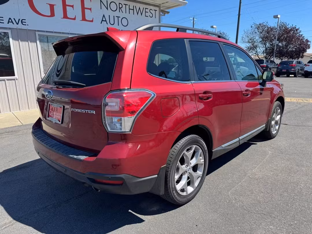 2018 Subaru Forester 2.5i Touring - Image 3