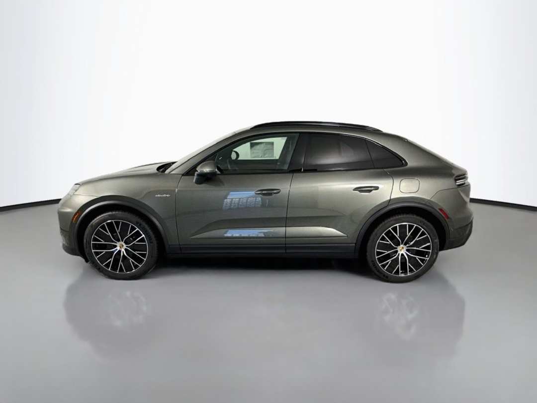 2026 Porsche Macan 4S - Image 2