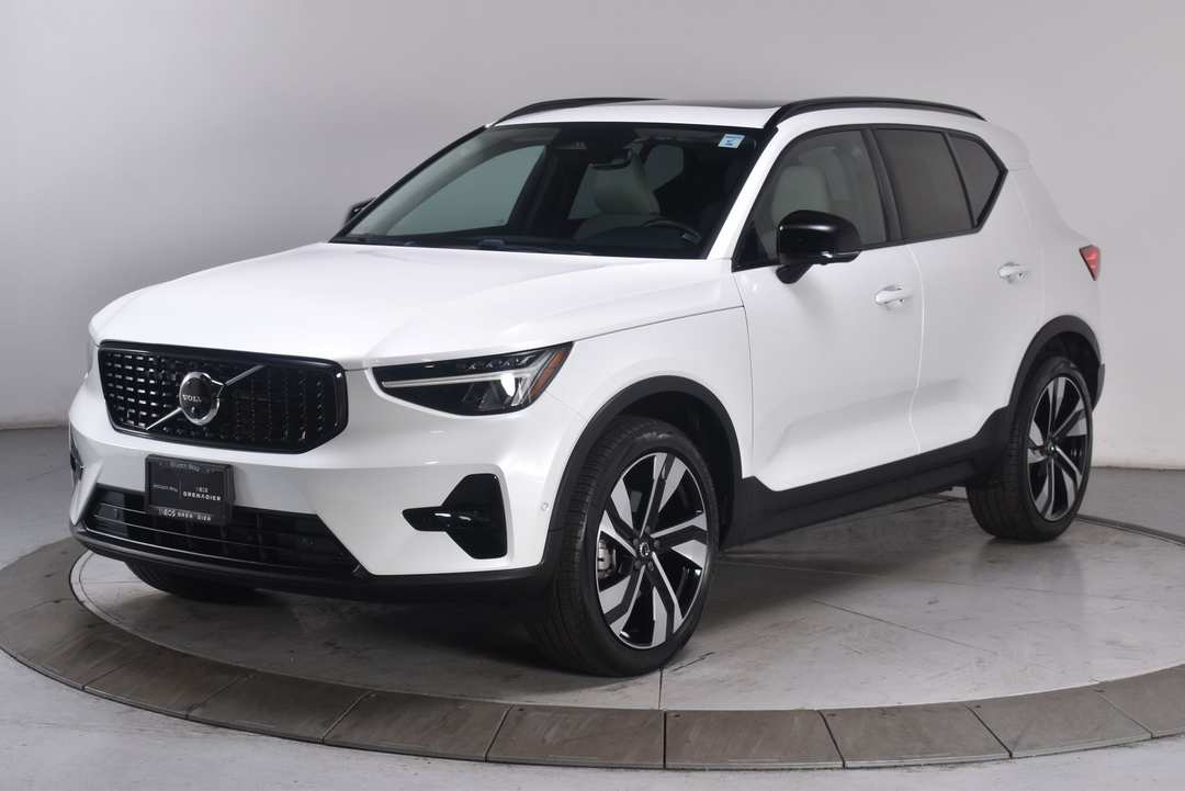 2023 Volvo Xc40 Ultimate - Image 2