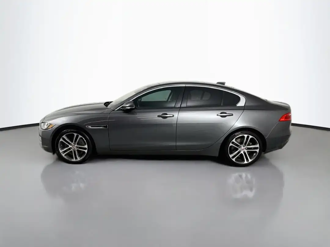2017 Jaguar XE 35t Premium - Image 2