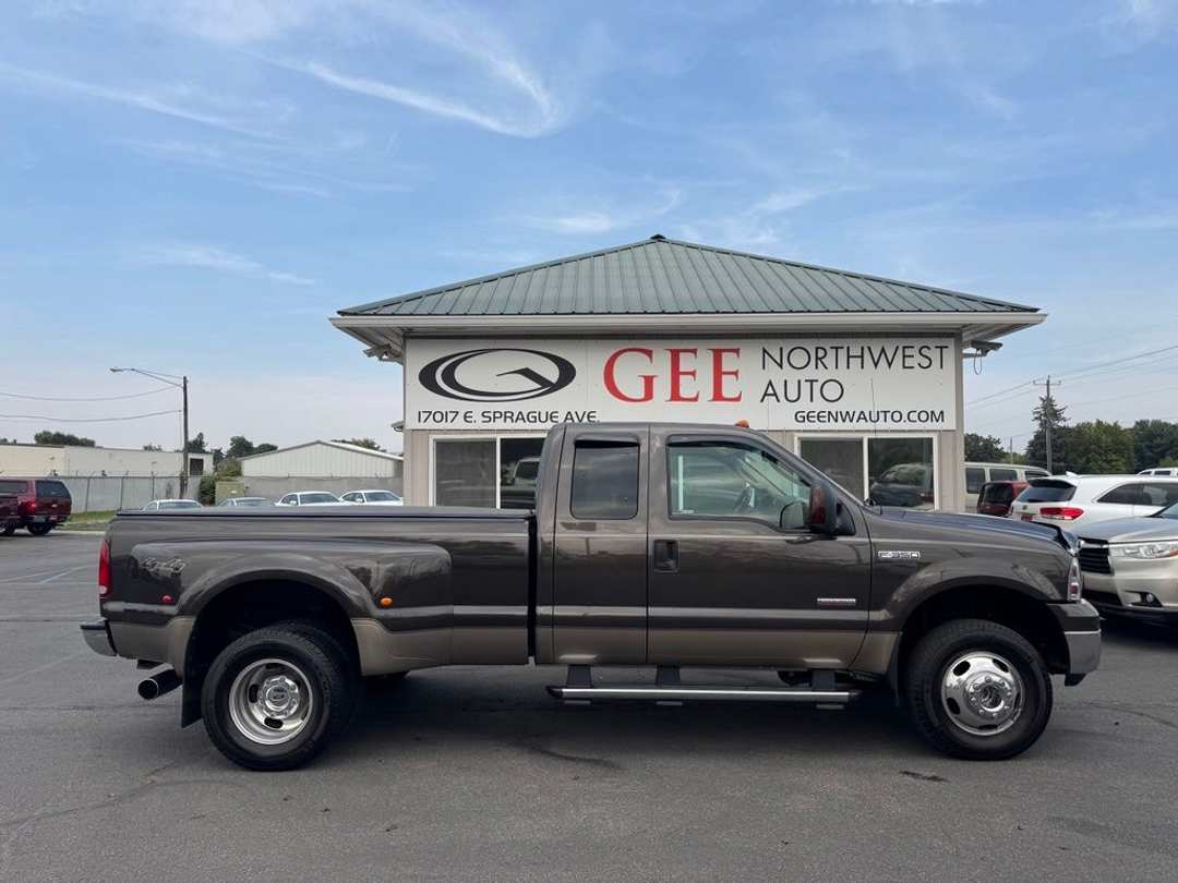 2007 Ford F-350Sd - Image 2