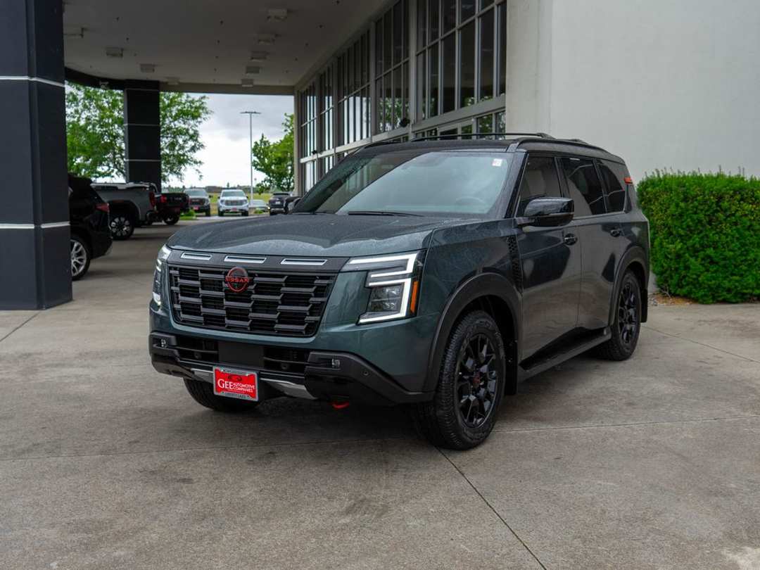 2026 Nissan Armada PRO4X - Image 3