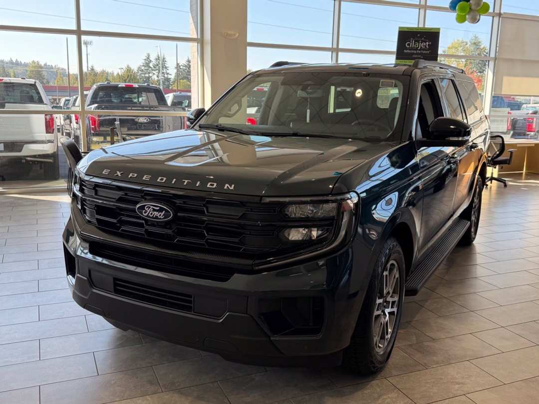 2026 Ford Expedition Max Active - Image 3
