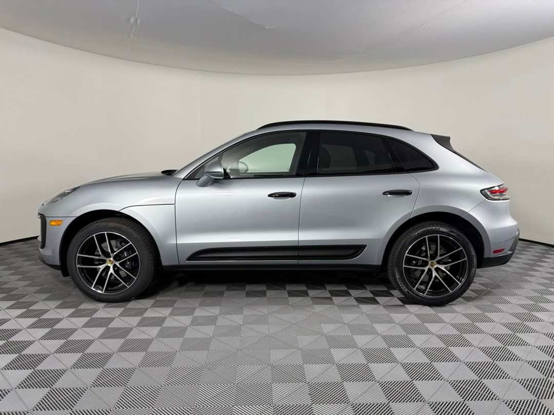 2026 Porsche Macan - Image 2