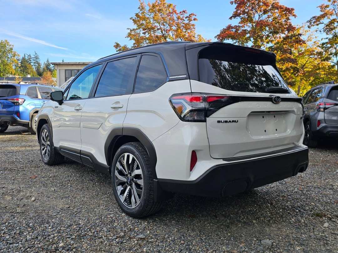 2026 Subaru Forester Touring Hybrid - Image 3