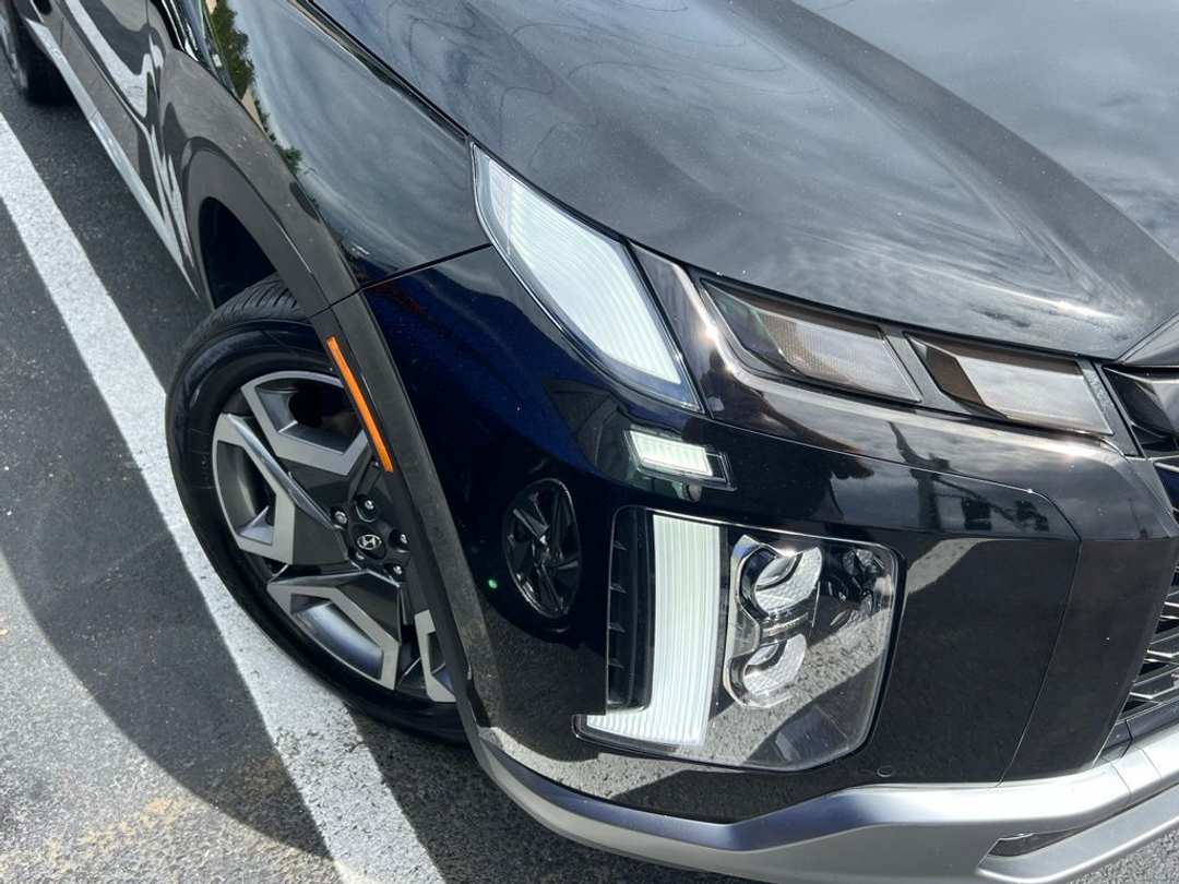 2023 Hyundai Palisade Limited - Image 3