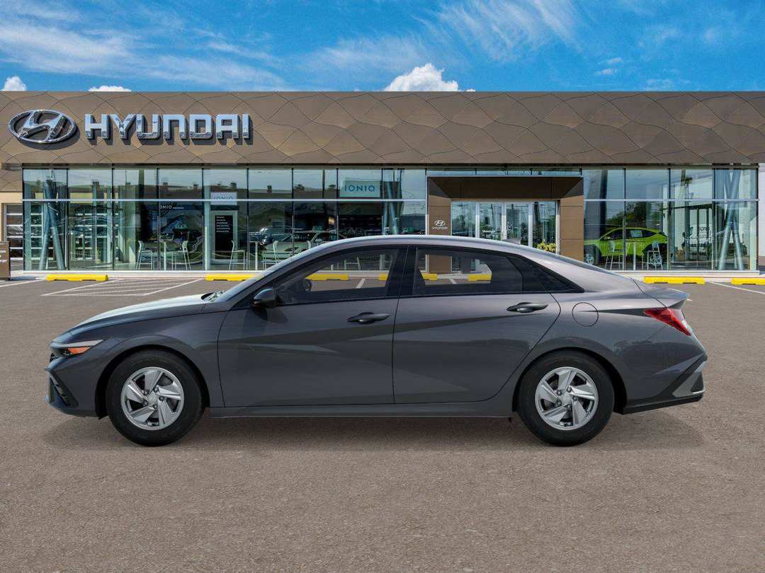 2026 Hyundai Elantra SE - Image 3